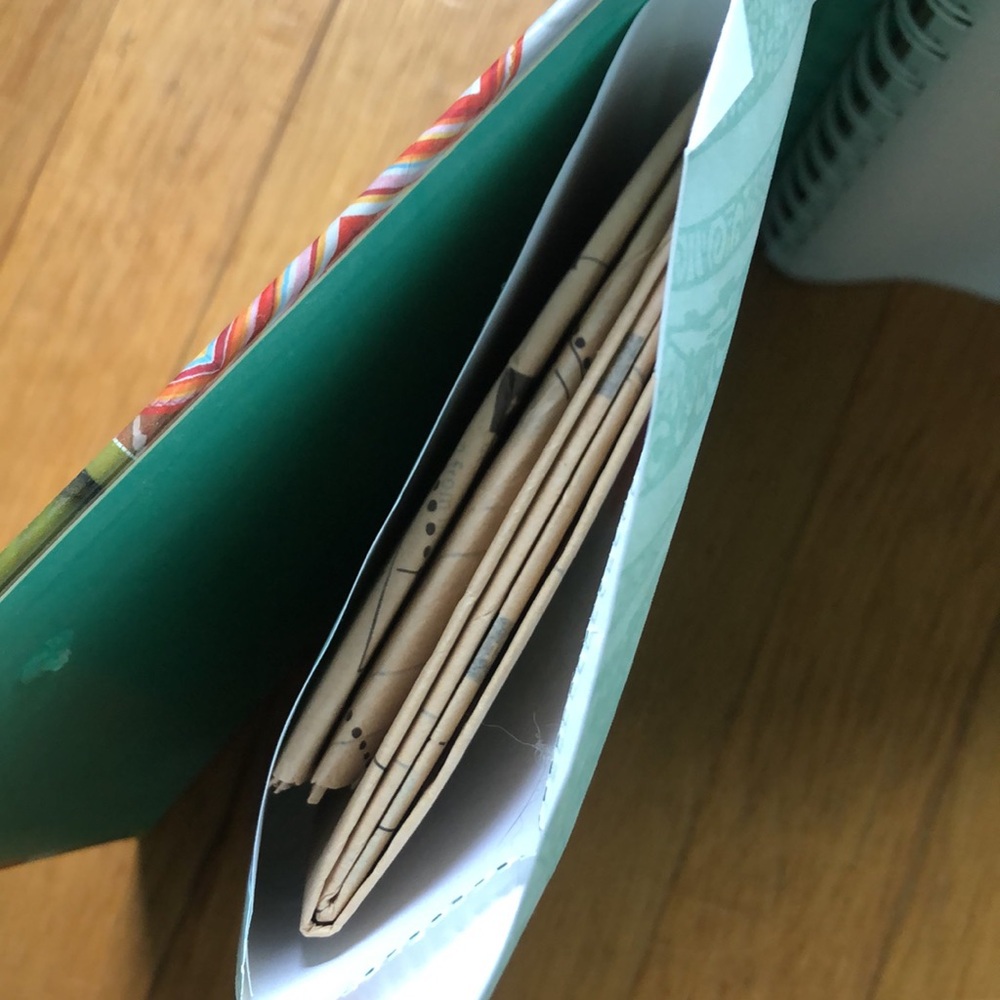 One-Yard Wonders 101 Sewing Projects book with patterns - Picture 4 of 6